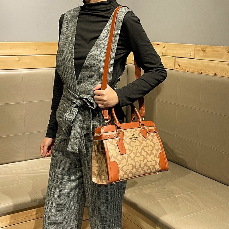 Classic Elegant Crossbody Bag  - Women Bags Premium Brands ulasan dan harga